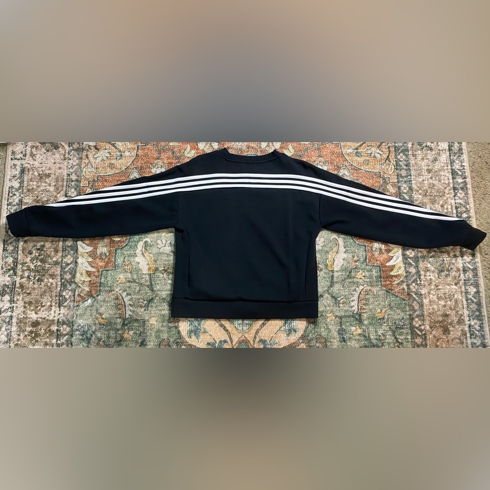 Adidas Woman’s Crewneck with Zipper Pockets